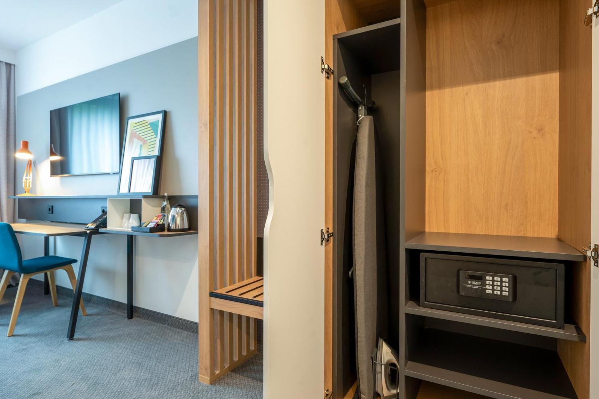 - Westpark By Ihg 4* Munich